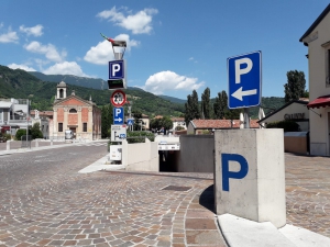 Parcheggio: ingresso ben segnalato